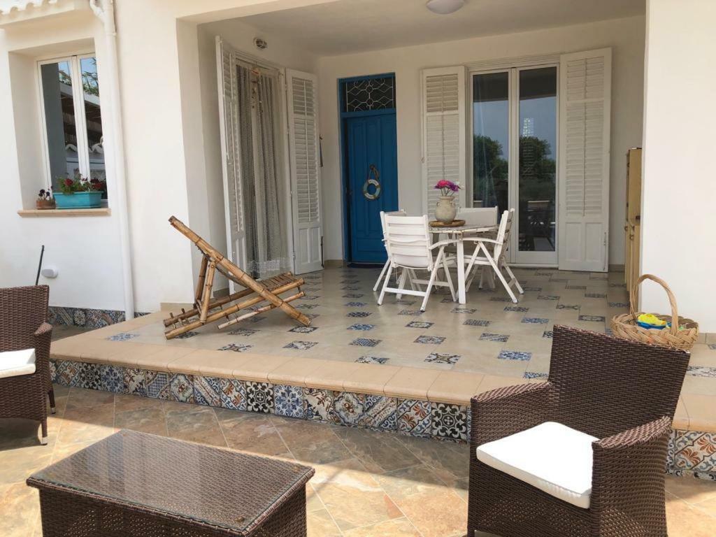 Вилла Cala Marina Holidays Траппето Экстерьер фото