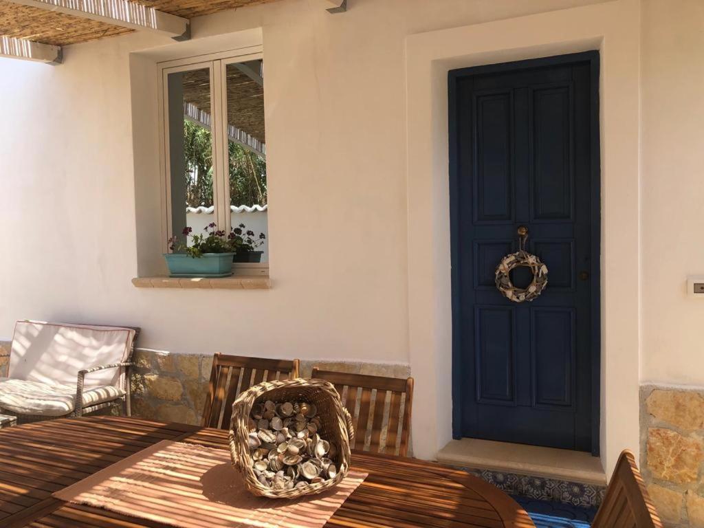Вилла Cala Marina Holidays Траппето Экстерьер фото